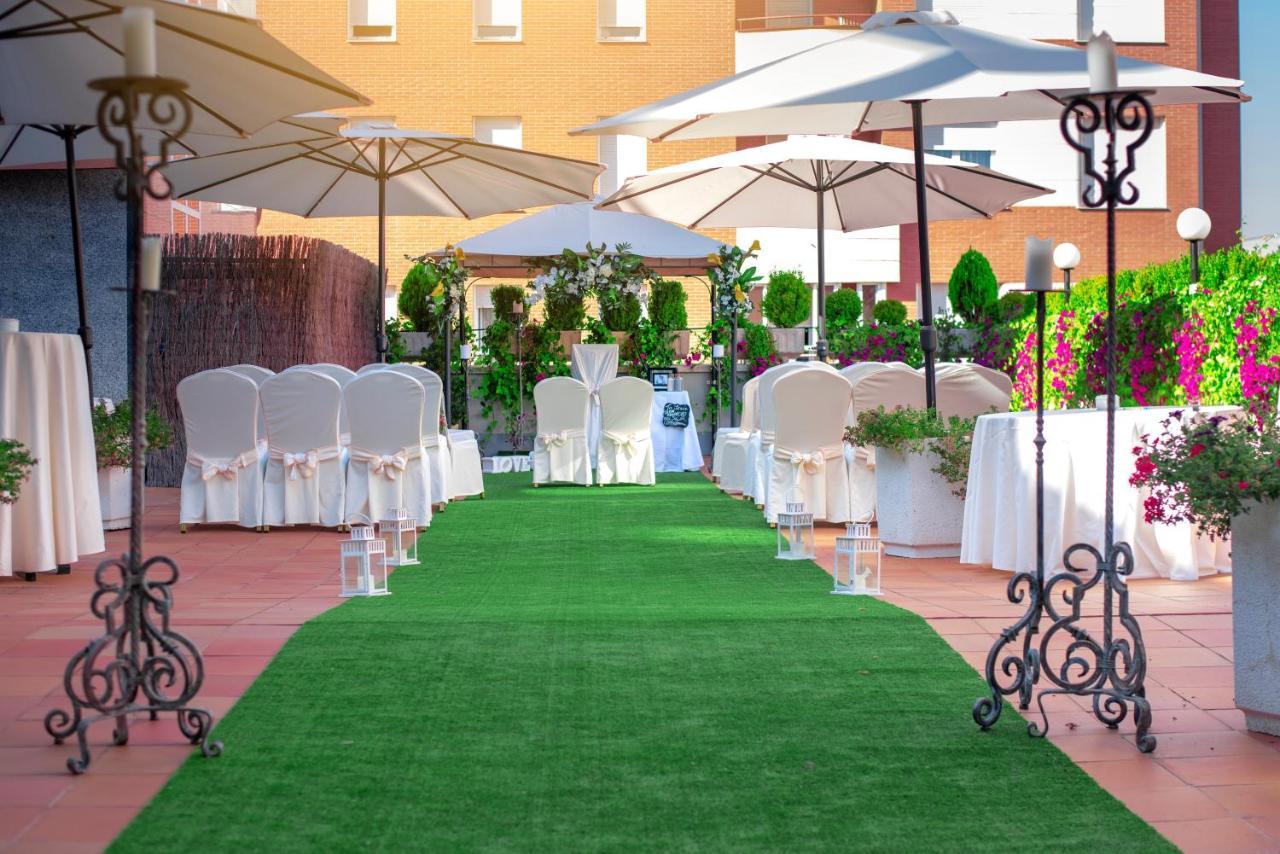 Fc Infantas De Leon Hotel Luaran gambar