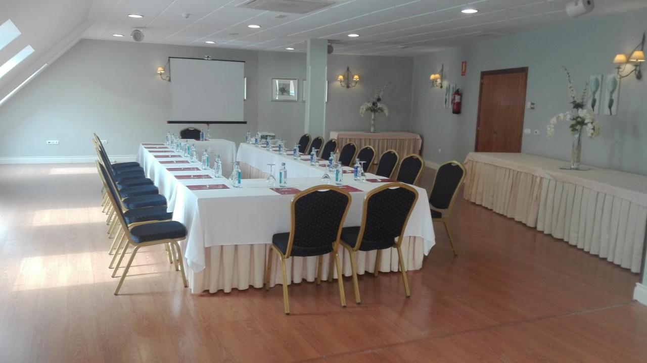 Fc Infantas De Leon Hotel Luaran gambar
