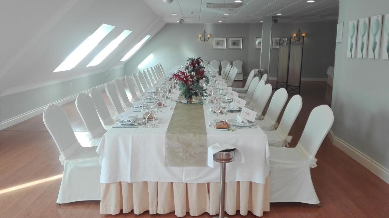 Fc Infantas De Leon Hotel Luaran gambar