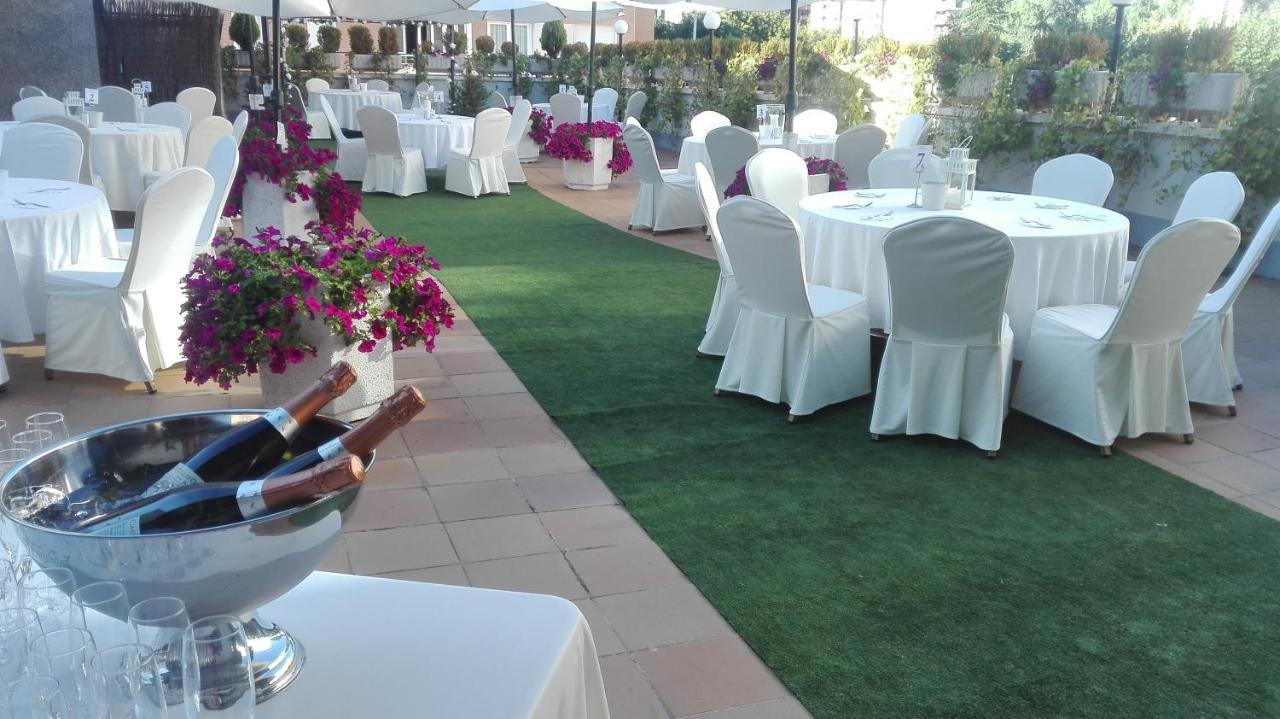 Fc Infantas De Leon Hotel Luaran gambar