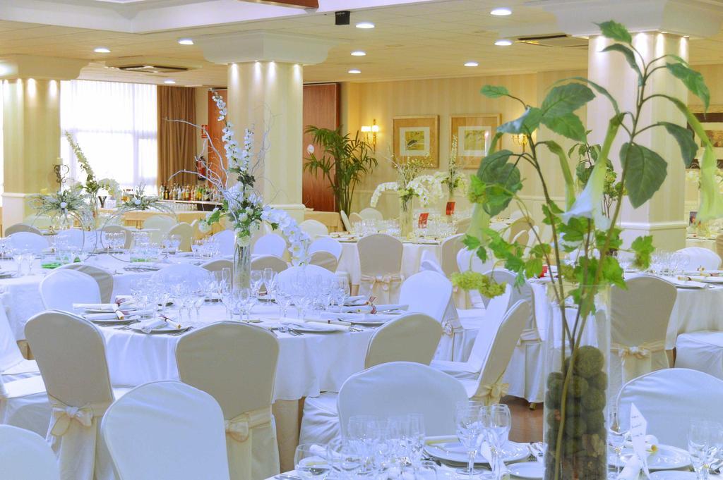 Fc Infantas De Leon Hotel Luaran gambar